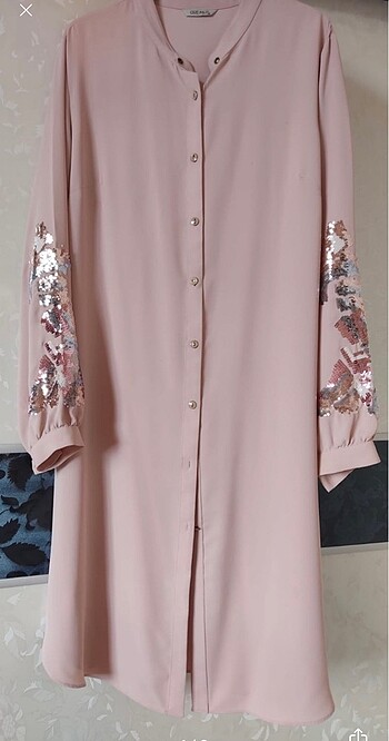 Pembe tunik