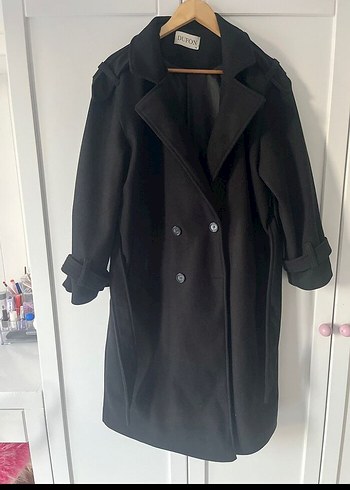 Düğmeli Siyah Kaban - Görsel 3