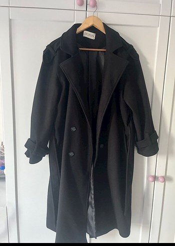 Düğmeli Siyah Kaban - Görsel 2