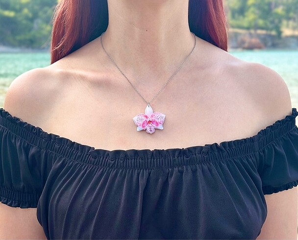 Pembe Çiçek Kolye