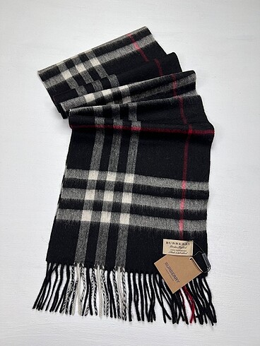 Burberry yün atkı