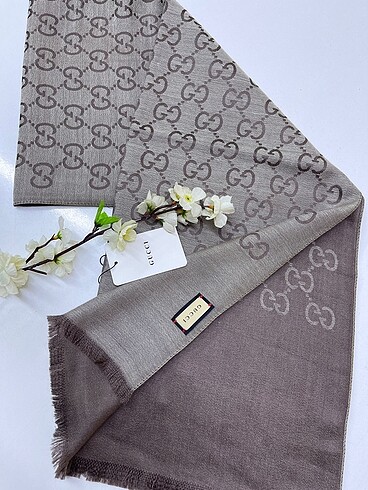 Beden Gucci yün ipek şal