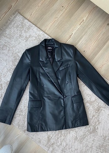 Zara Siyah Deri Kadın Ceket