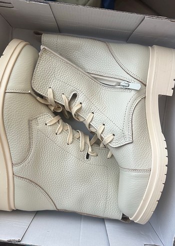 Neslihan Canpolat 37