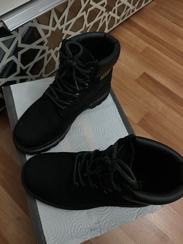 CATerpillar 37 numara siyah deri kadın bot - Görsel 2