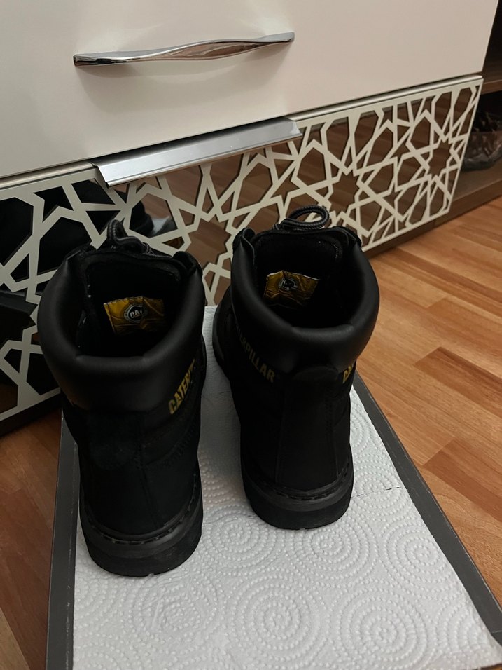 CATerpillar 37 numara siyah deri kadın bot - Görsel 3