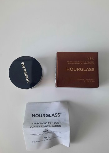 Hourglass Veil Transparan Sabitleyici Pudra
