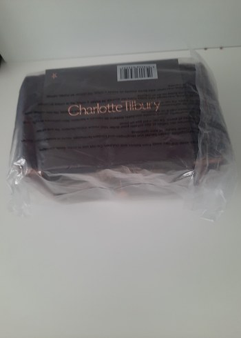 Beden Charlotte Tilbury velvet makeup bag Large
