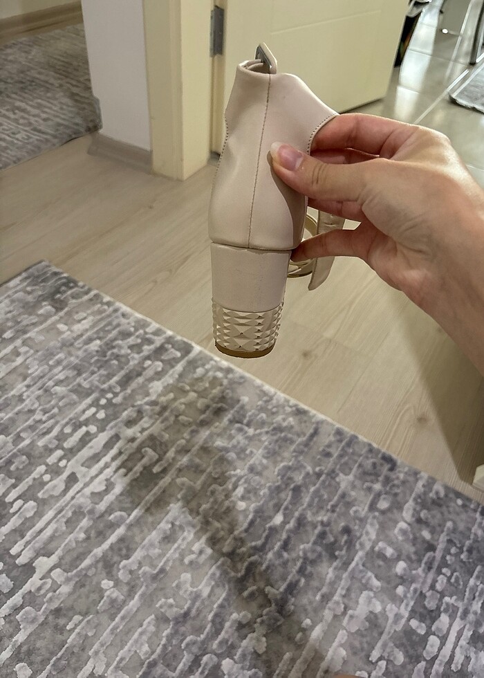 Topuklu ayakkabı - Görsel 2