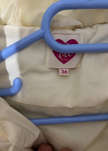 Beyaz Fermuarlı Kadın Mont - Görsel 2