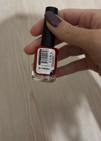 Note Koyu Kırmızı Oje - Görsel 2