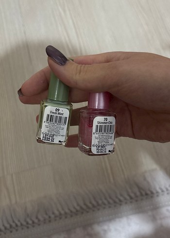 Pastel Pembe ve yeşil oje - Görsel 2