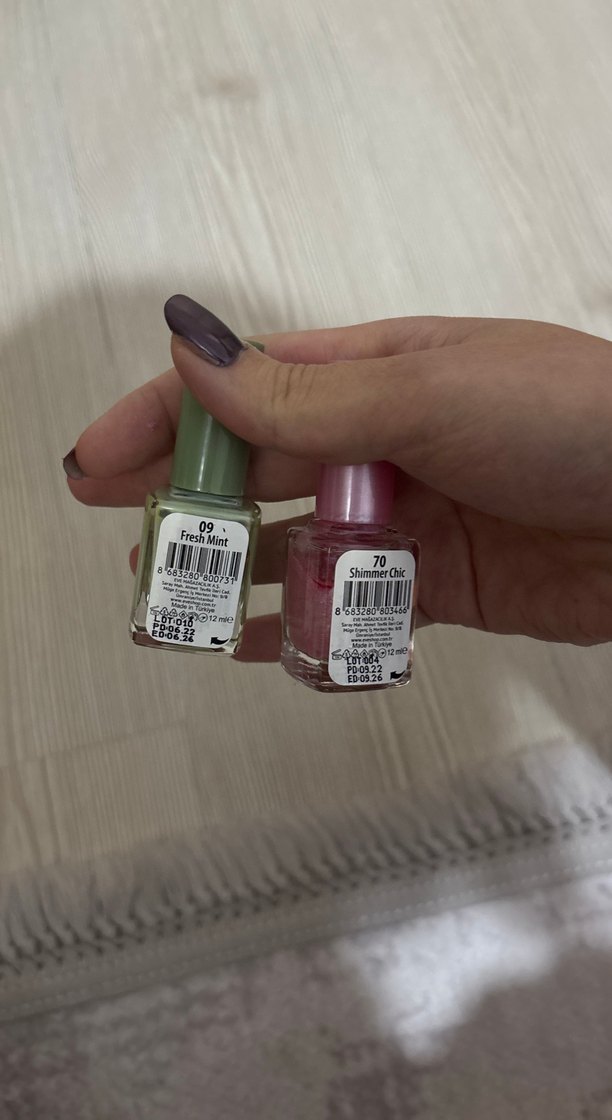 Pastel Pembe ve yeşil oje - Görsel 2