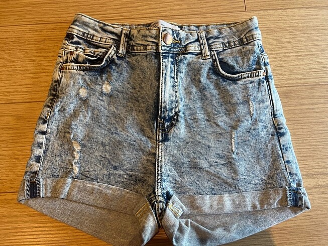 Bershka Taslanmis Sort