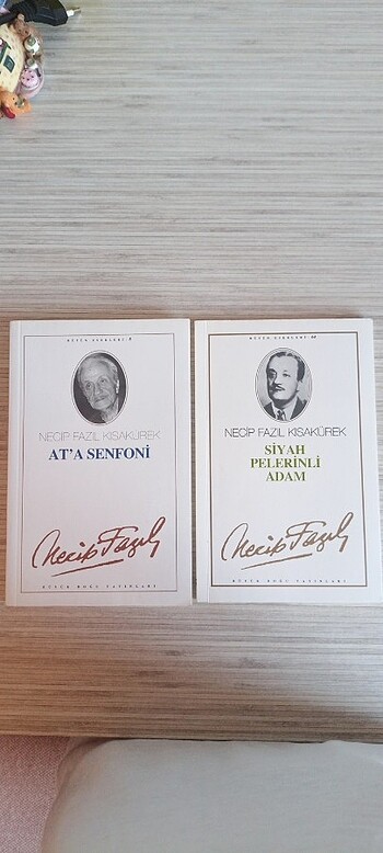 Necip Fazıl Kısakürek ( At'a Senfoni ) ( Siyah Pelerinli Adam)