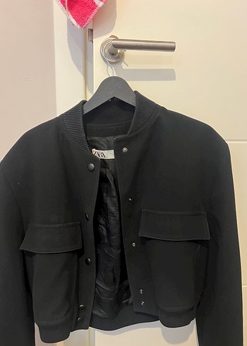 Zara siyah vatkalı bomber
