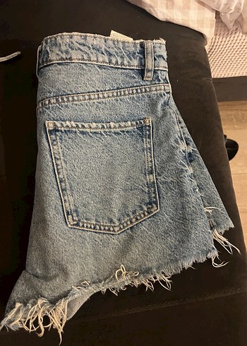 Zara Düğmeli Mavi Mini Denim Şort