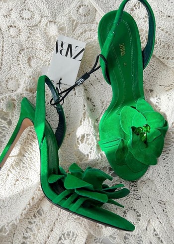 Zara yeşil ince topuklu