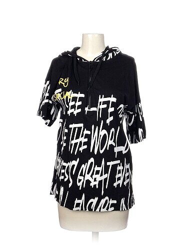 Diğer T-shirt %70 İndirimli.