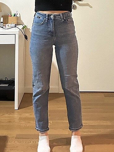 Mavi Jean