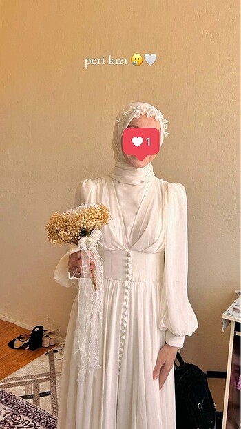 Beyaz Nikah elbisesi ve şal
