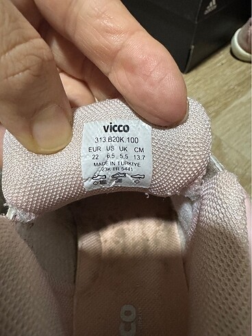22 Beden pembe Renk Vicco ışıklı bot