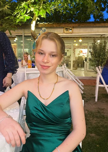 ACİL SATILIK Zümrüt Yeşili Drapeli Straplez Abiye Elbise - Görsel 3