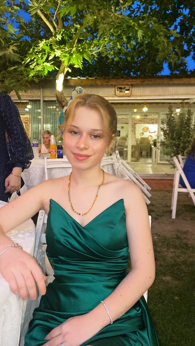 ACİL SATILIK Zümrüt Yeşili Drapeli Straplez Abiye Elbise - Görsel 3