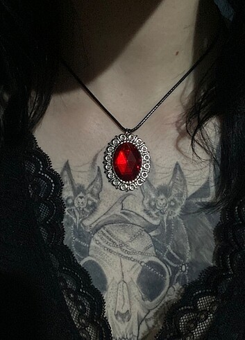Bloodstone Kırmızı Taşlı Gotik Kolye