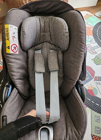 Cybex cloud q tam yatışlı ana kucağı.