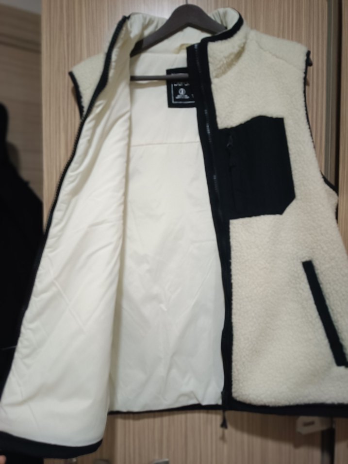 Beyaz Fermuarlı Yumuşak Yelek - Görsel 3