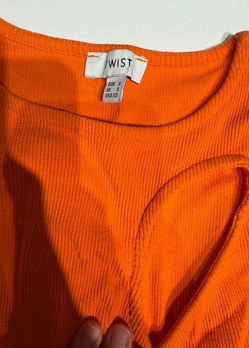 Kadın Turuncu Kemerli Mini Bermuda Şort ve bluz - Görsel 3