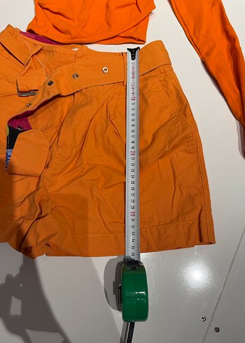 Kadın Turuncu Kemerli Mini Bermuda Şort ve bluz - Görsel 5