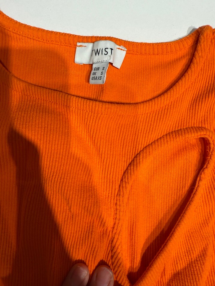 Kadın Turuncu Kemerli Mini Bermuda Şort ve bluz - Görsel 3