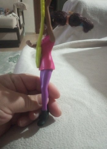 Renkli gitar çalan pembe oyuncak bebek - Görsel 2