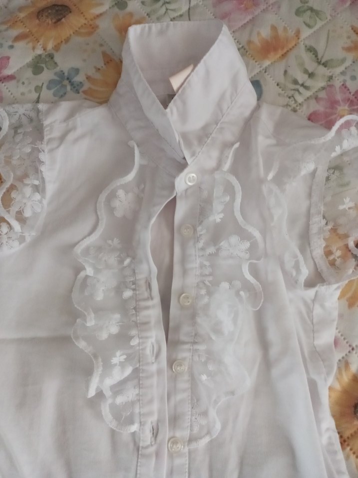 Kız Çocuk Beyaz Fırfırlı Kısa Kollu Gömlek - Görsel 4