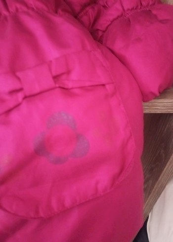 Kız Çocuk Pembe Kapüşonlu Kürklü Mont - Görsel 5