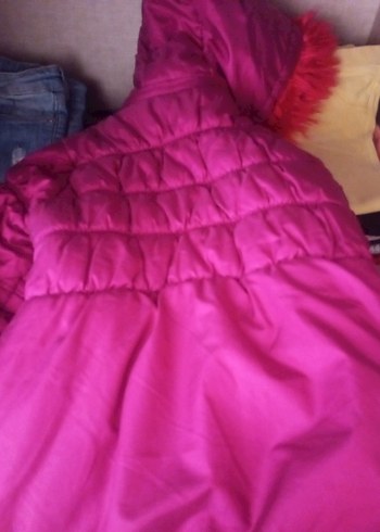 Kız Çocuk Pembe Kapüşonlu Kürklü Mont - Görsel 7