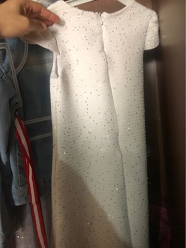 6 Yaş Beden beyaz Renk 6 yaş H&M pullu elbise
