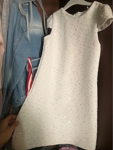 6 Yaş Beden 6 yaş H&M pullu elbise