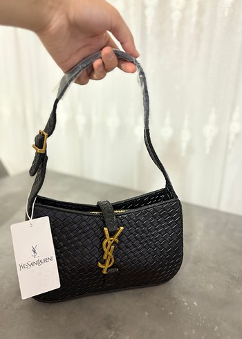 Yves Saint Laurent Yves Saint Laurent Siyah Deri Kadın Çanta