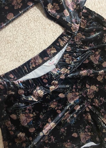 Kadife Kumaş Çiçek Desenli Siyah Mini Kadın Pijama Takımı - Görsel 4