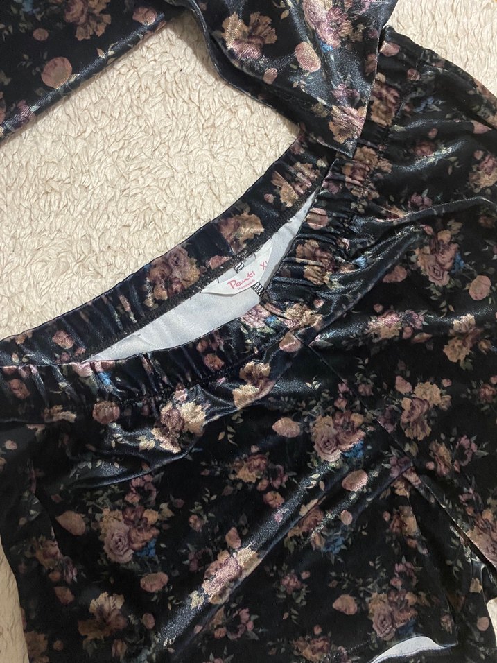 Kadife Kumaş Çiçek Desenli Siyah Mini Kadın Pijama Takımı - Görsel 4