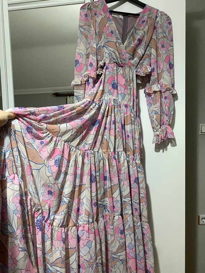 Pembe V Yaka Piliseli Uzun Elbise - Görsel 3