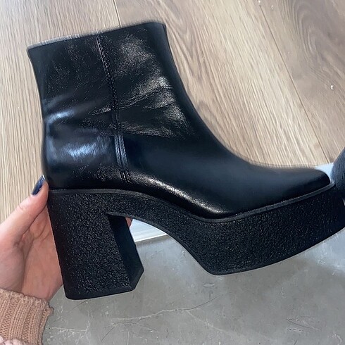 39 Beden Bershka Siyah Topuklu Bot