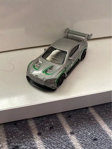 Kutusuz bentley