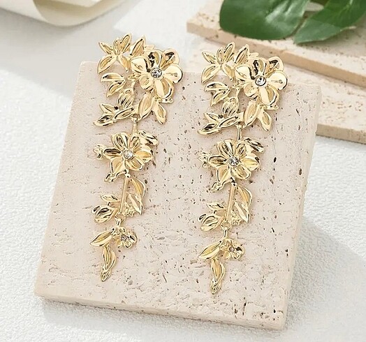 Tasarım Gold Çiçek Küpe