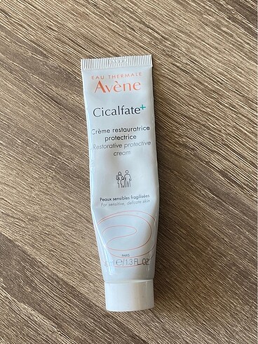 avene onarıcı krem.