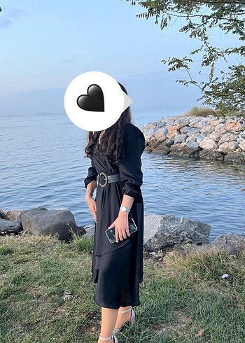 Siyah Kuşaklı Uzun Kadın Elbise