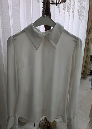 Trendyol & Milla Sikligin Simgesi Beyaz Uzun Kollu Gomlek